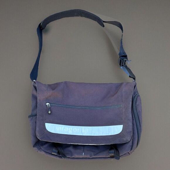 Patagonia Half Mass Messenger Bag Laptop Shoulder CrossBody Pack - Picture 1 of 4